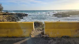 Il mare “mangia” la Puglia
