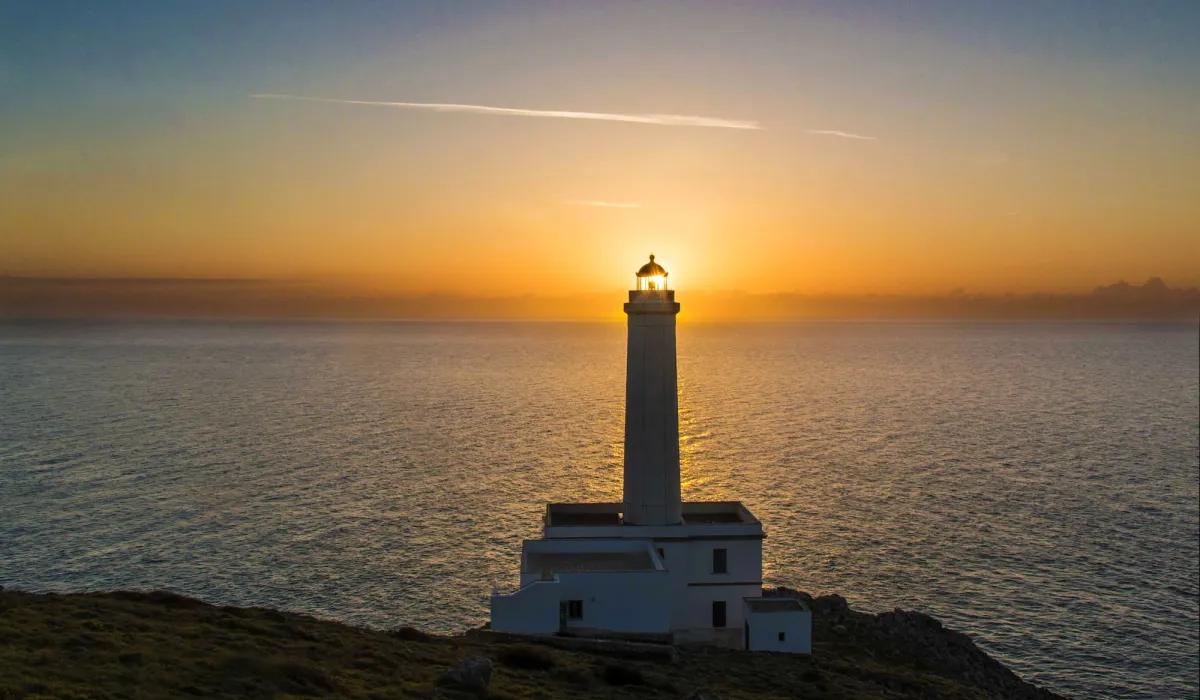 Il faro di Punta Palascìa illumina la Giornata regionale della costa