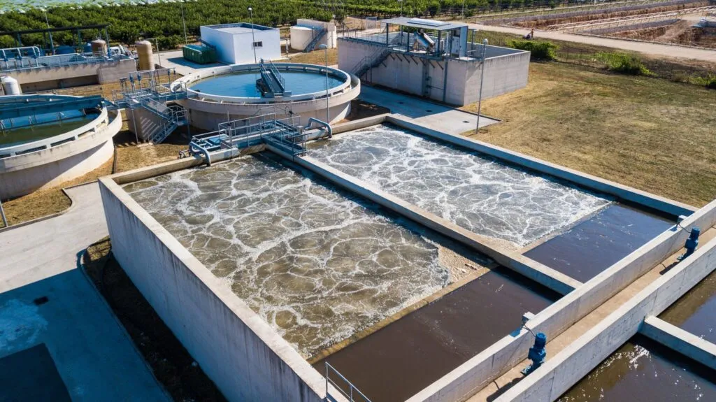 acque depurate in un impianto di depurazione AQP
