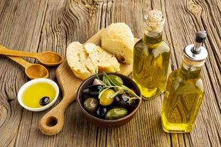 Aggiungi un posto a tavolo: c'è l'olio extravergine pugliese