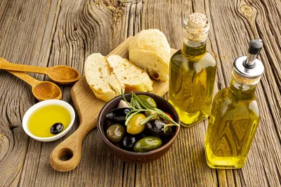 Aggiungi un posto a tavolo: c'è l'olio extravergine pugliese
